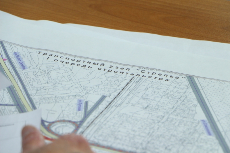 Чиновников раскритиковали за затягивание строительства развязки на Стрелке