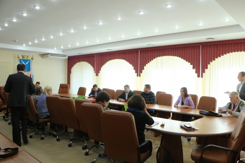 Чиновников раскритиковали за затягивание строительства развязки на Стрелке