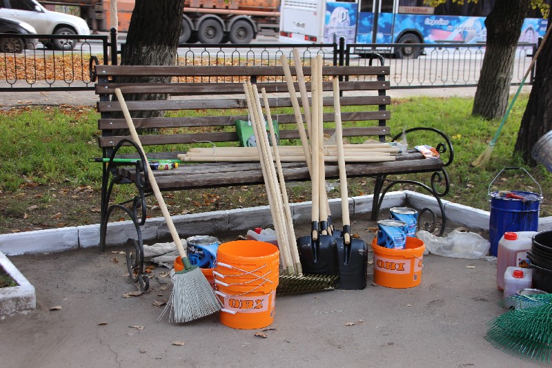 «Холодный субботник» в Саратове вывел на улицы 10 тысяч горожан