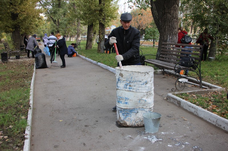 «Холодный субботник» в Саратове вывел на улицы 10 тысяч горожан