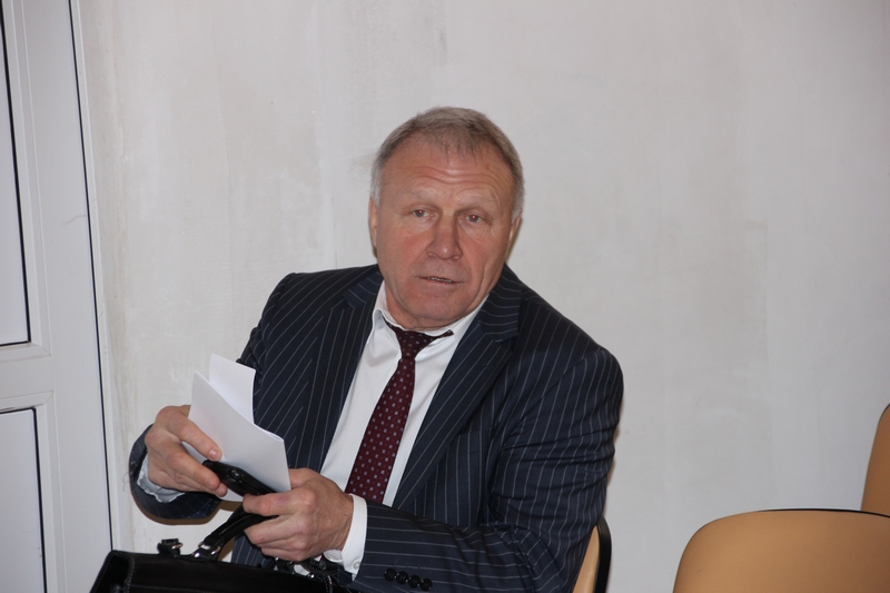 Сараев: Страшно зайти на территорию школ