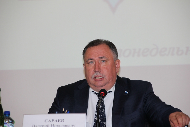 Сараев: Страшно зайти на территорию школ