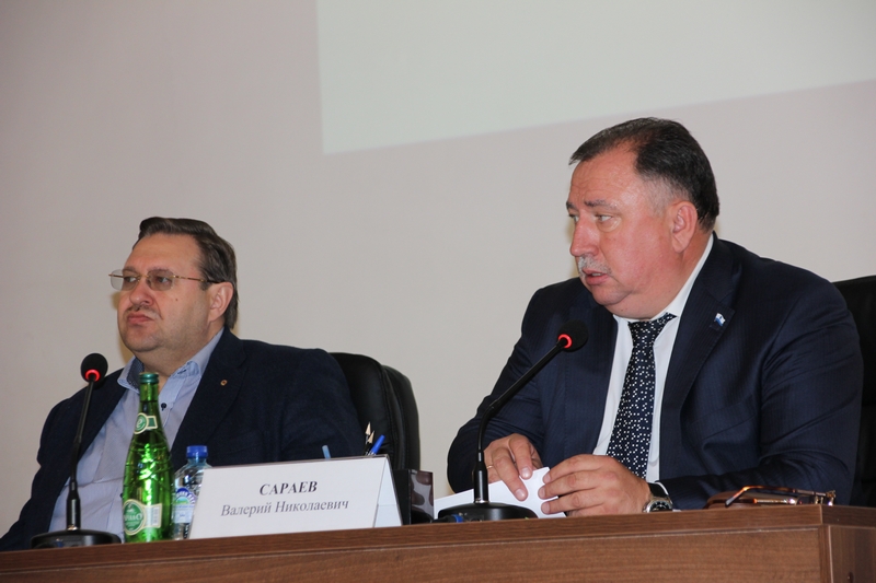 Сараев: Страшно зайти на территорию школ