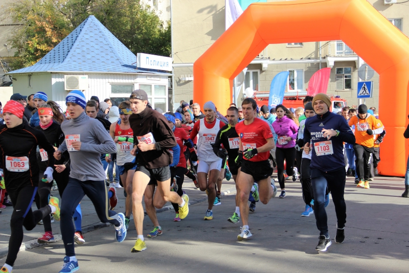 Концерн «Дубки» поддержал первый массовый марафон в Саратове