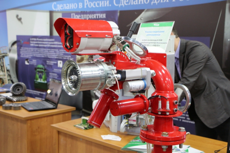 Главу Минпромторга РФ заинтересовали саратовские лазеры