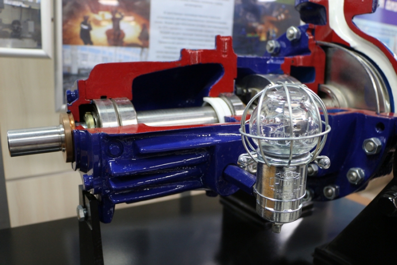 Главу Минпромторга РФ заинтересовали саратовские лазеры