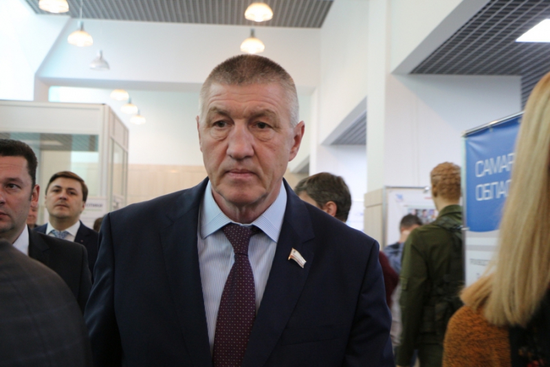 Главу Минпромторга РФ заинтересовали саратовские лазеры