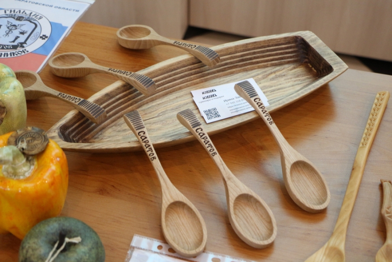 Главу Минпромторга РФ заинтересовали саратовские лазеры