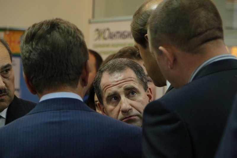 Главу Минпромторга РФ заинтересовали саратовские лазеры