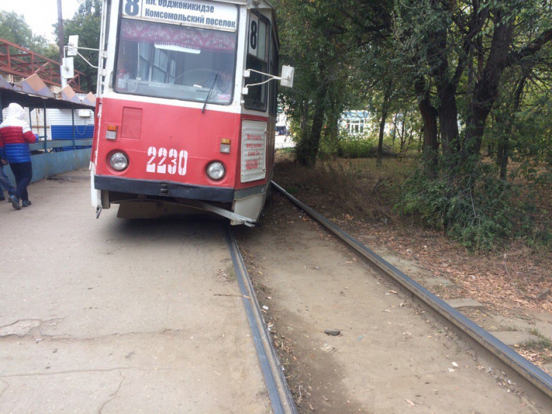 В Заводском районе трамвай сошел с рельсов