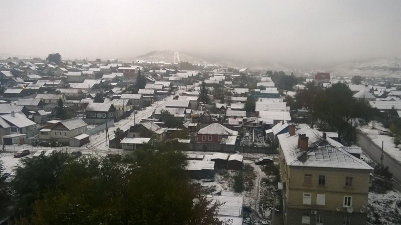 Саратовцы фотографируют первый снег и лепят снеговиков