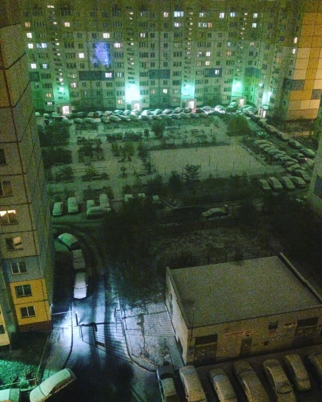 Саратовцы фотографируют первый снег и лепят снеговиков