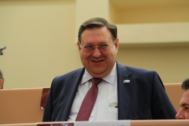 Депутат считает Валерия Сараева наиболее достойным поста главы города