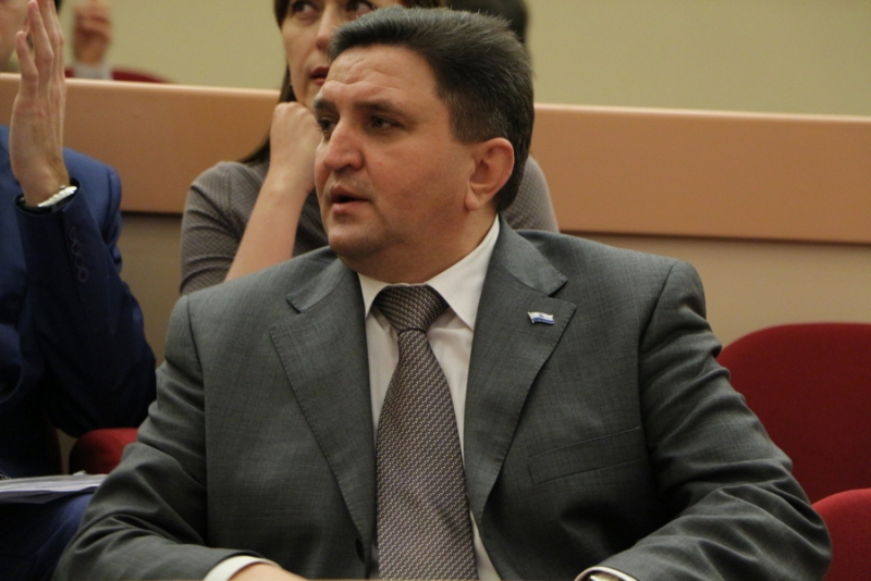 Депутат считает Валерия Сараева наиболее достойным поста главы города