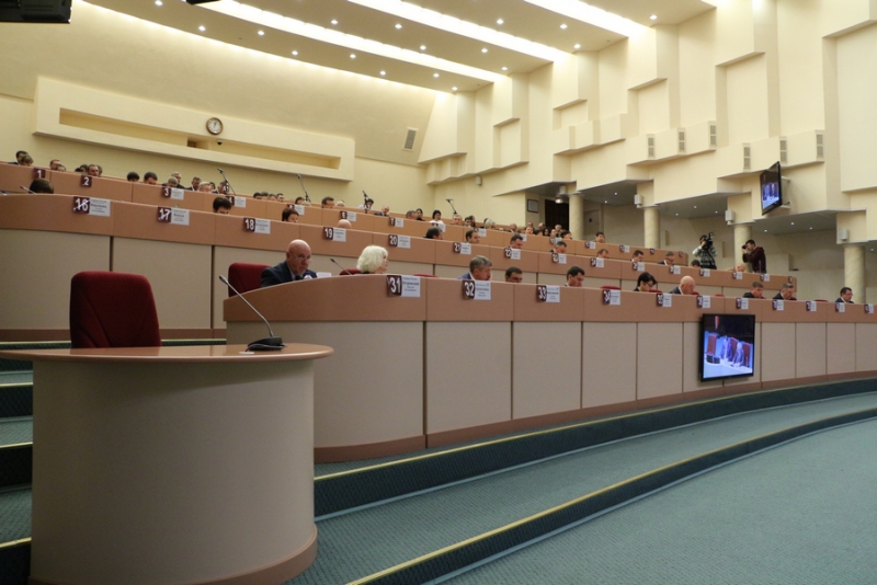 Депутат считает Валерия Сараева наиболее достойным поста главы города