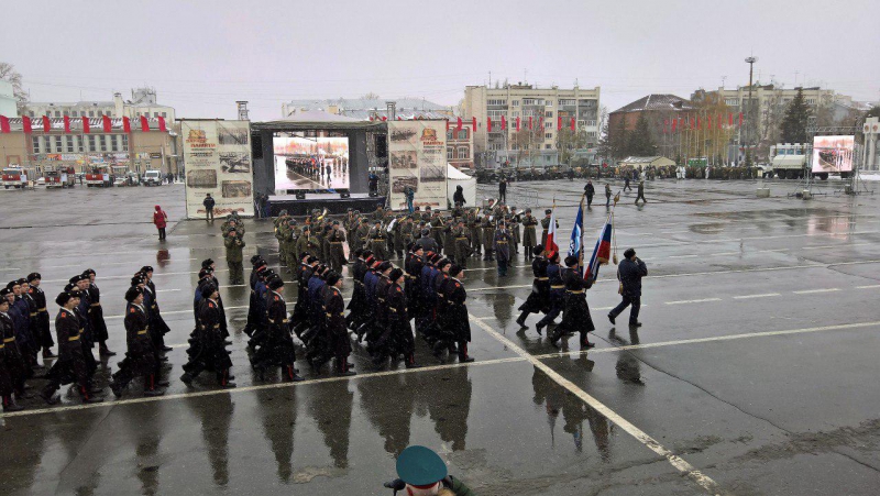 Саратовские кадеты прошли в Самаре на Параде Памяти