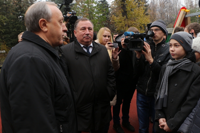 Голохвастов фото директор дворца водных видов спорта саратова. Губернатор открыл. Соловьев георгий валентинович казань дввс. Губернатор открыл. Владимир городецкий.