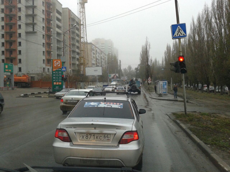 Улица Политехническая встала из-за постоянно «красного» светофора