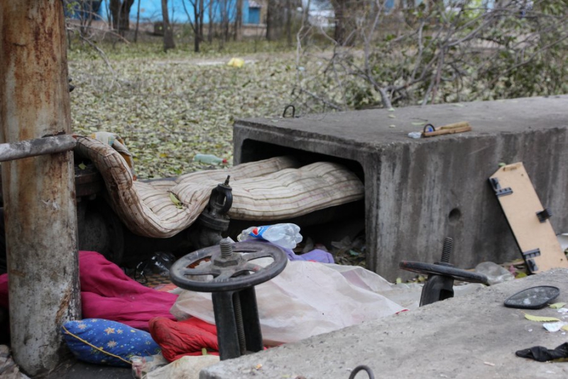 Бомжа Василия уговорили отправиться на теплую зимовку