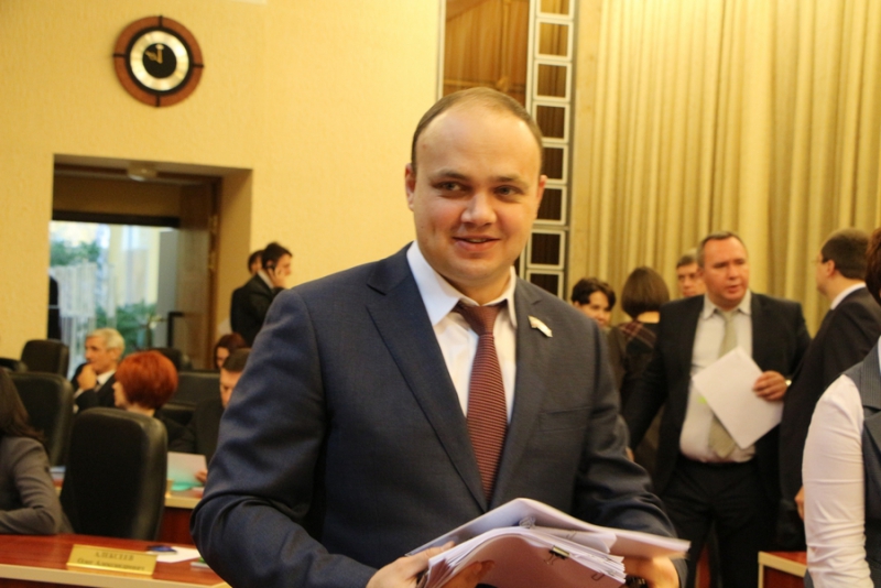 Нелегальные перевозчики на Привокзальной. Радаев надеется на помощь прокурора