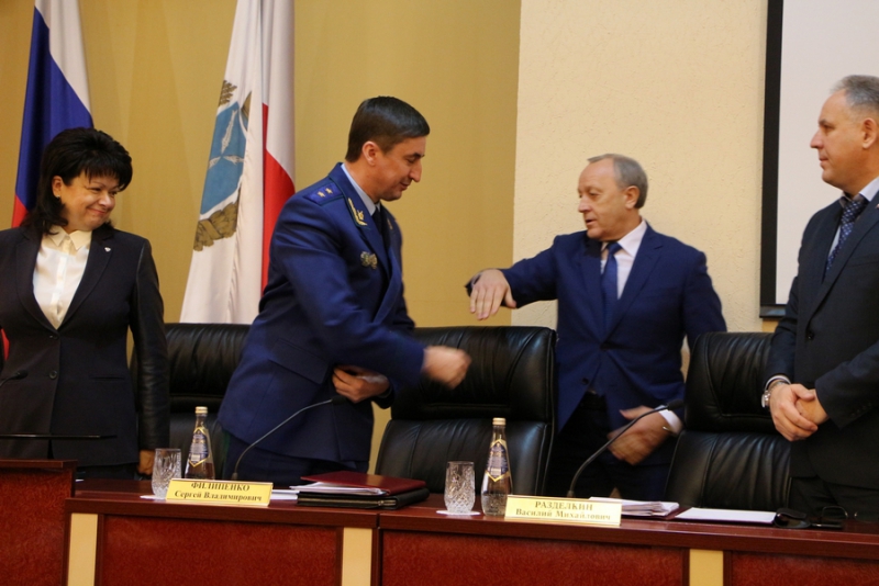 Нелегальные перевозчики на Привокзальной. Радаев надеется на помощь прокурора