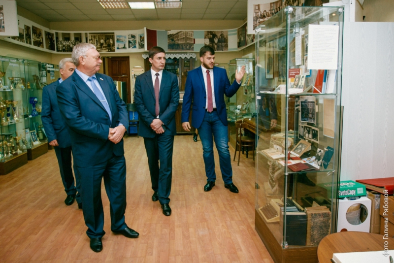 В СГЮА побывал новый прокурор Саратовской области