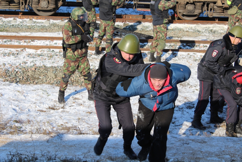 Станцию Саратов-2 освободили от «террористов»