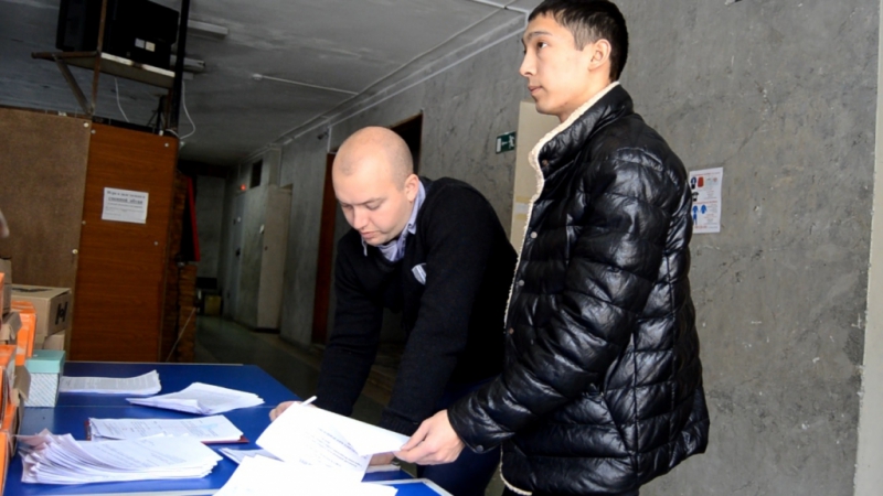 Приставы ловили должников на торговых точках