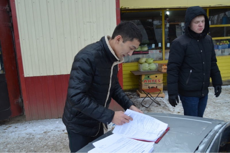 Приставы ловили должников на торговых точках