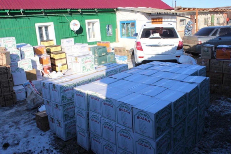 В Красном Куте арестовали 6,5 тысяч бутылок сомнительного алкоголя