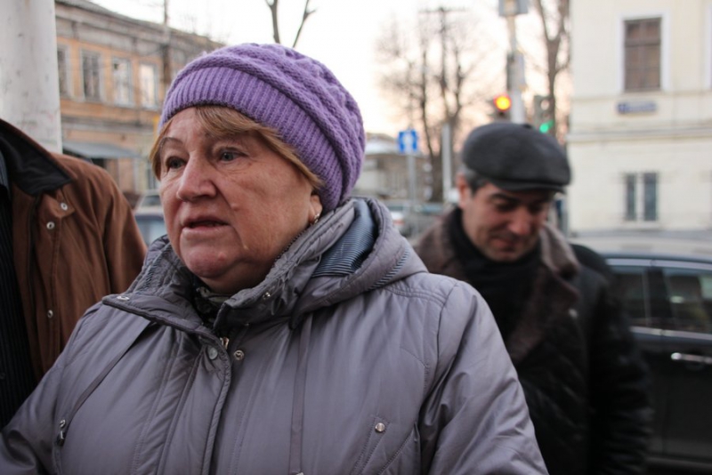 ОПа и полиция помогли саратовчанке разобраться с салоном красоты