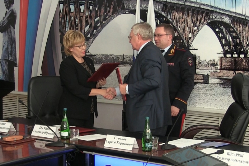 Детский омбудсмен подписала договор с ГУ МВД и общественным советом