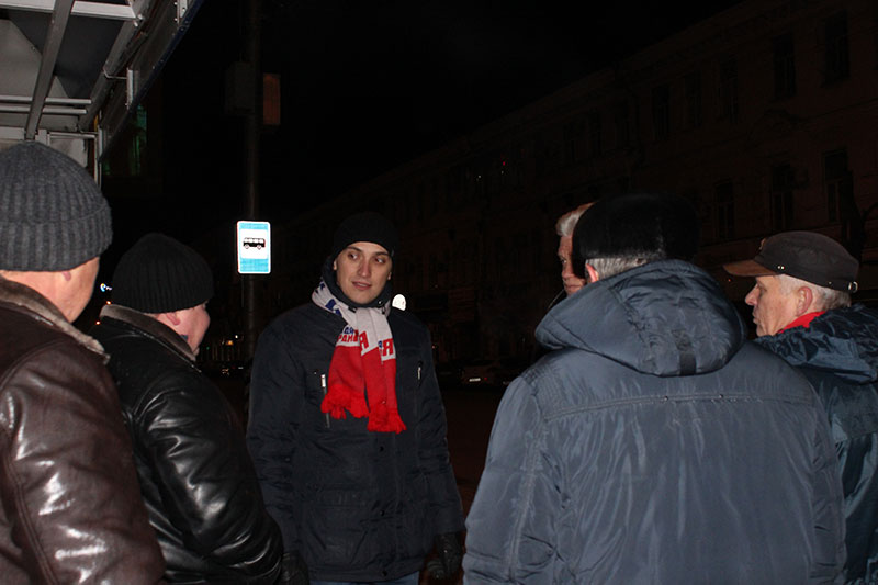 В Саратове установили палатку для ожидающих автобусы горожан