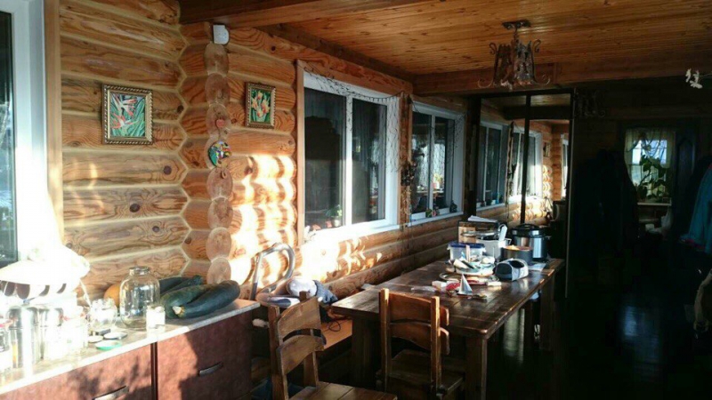 Приставы арестовали дом должницы на берегу Волги