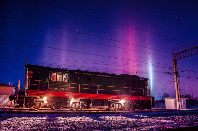 Саратовцев удивляют световые столбы