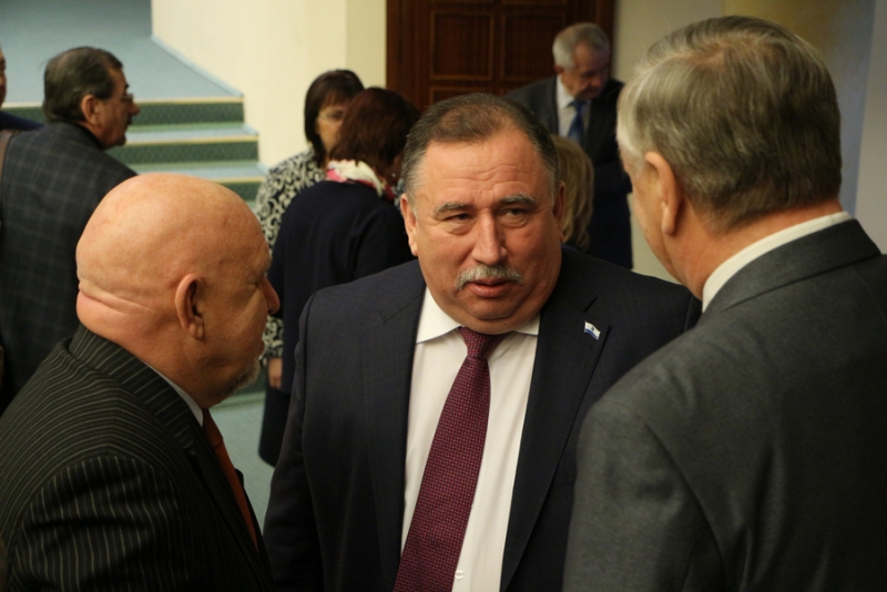 Депутаты лишили себя и главу Саратова права иметь счета за рубежом