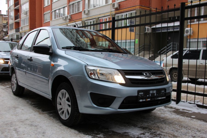 Пострадавшим на производстве работникам вручили «Лады»