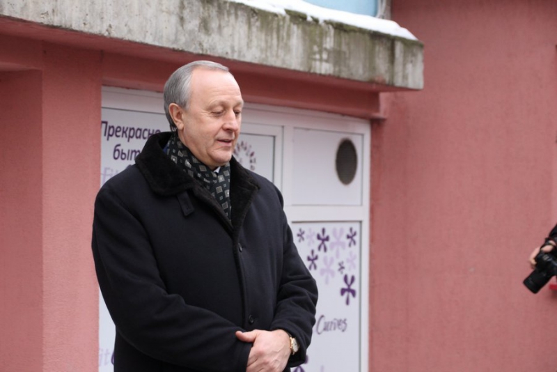 Пострадавшим на производстве работникам вручили «Лады»