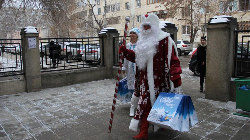 «Газпром трансгаз Саратов» подарил праздник детям в Клинике профпатологии и гематологии