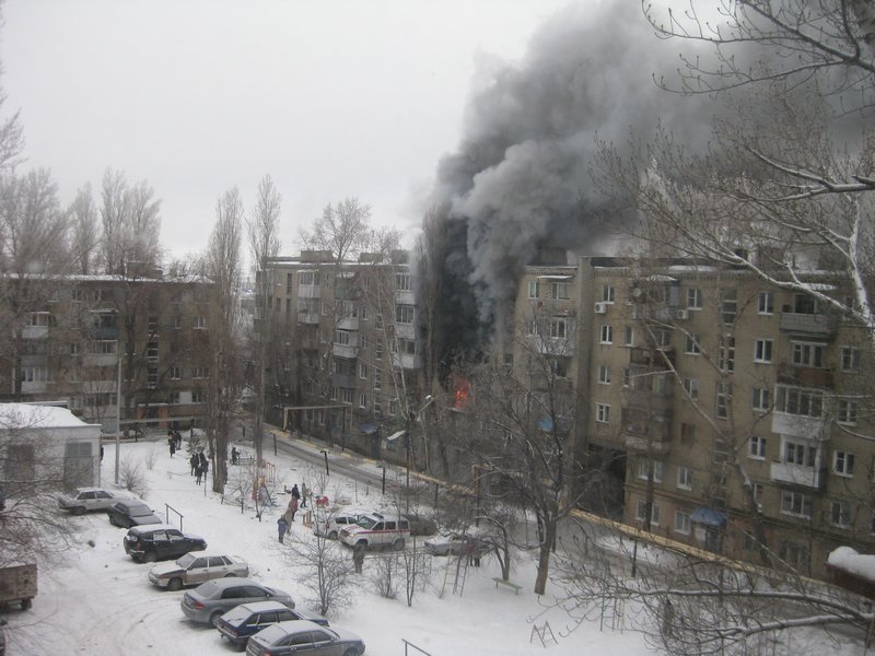 Взрывы в саратове сегодня 2024. Пожар в 2017 на Московском шоссе в Саратове. Взрыв газели на Московском шоссе.