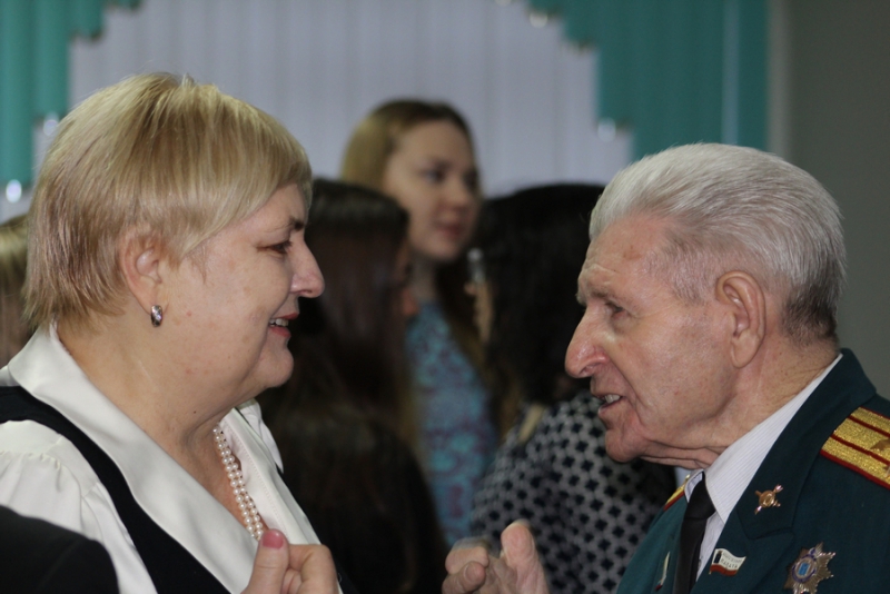 Саратовских журналистов поздравили с Днем российской печати