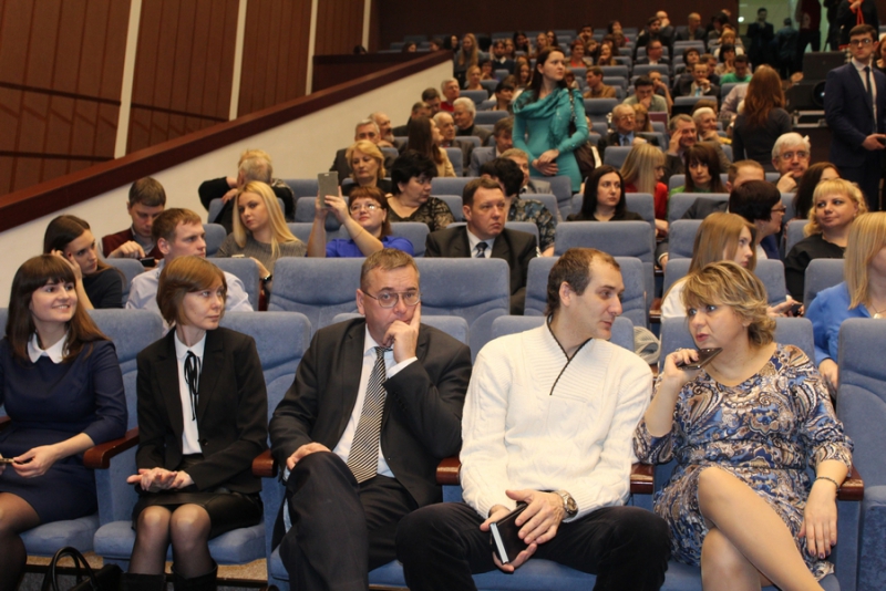 Саратовских журналистов поздравили с Днем российской печати