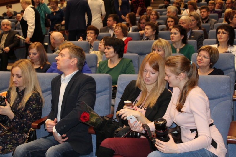 Саратовских журналистов поздравили с Днем российской печати