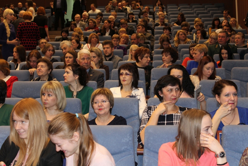 Саратовских журналистов поздравили с Днем российской печати