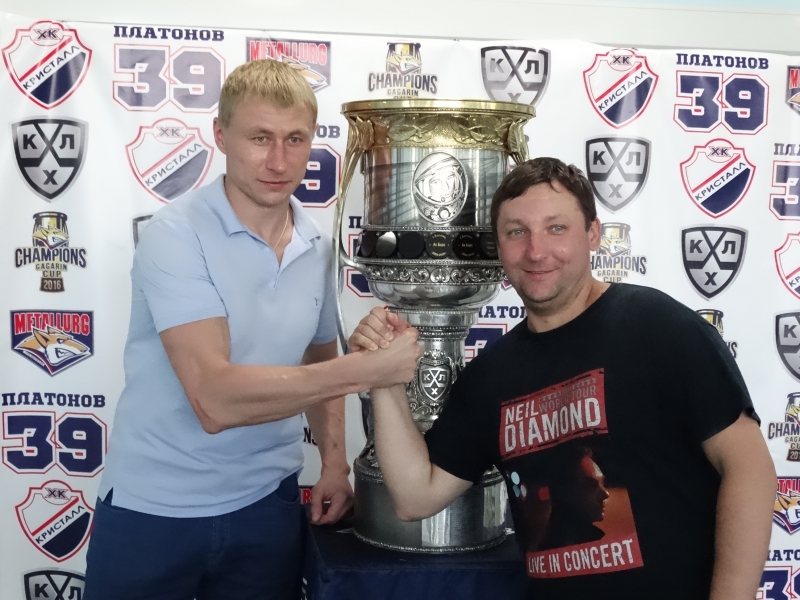 Саратовский хоккеист Платонов: Хочу сыграть в чемпионате России вместе с сыном