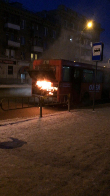 В Саратове горел автобус маршрута №6