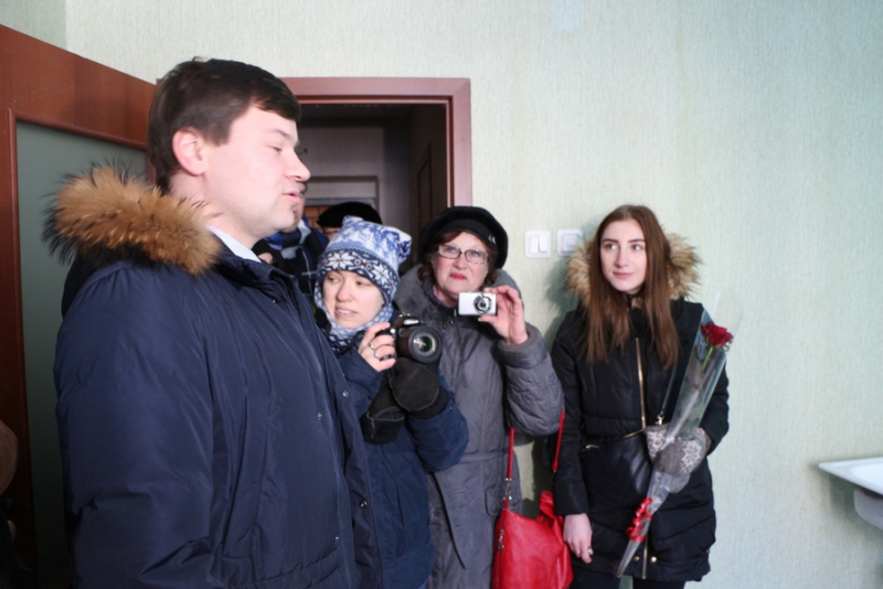 Детям-сиротам вручили квартиры в Солнечном