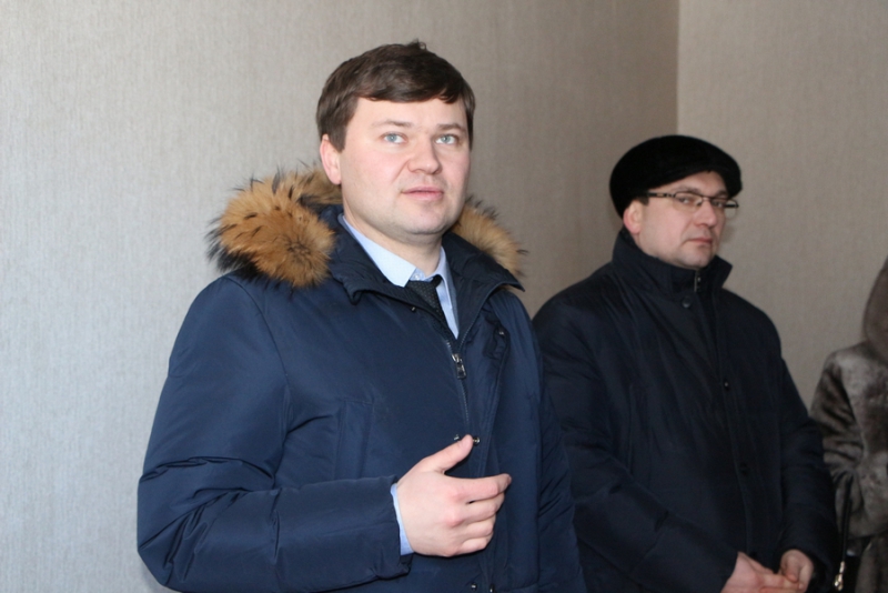 Детям-сиротам вручили квартиры в Солнечном