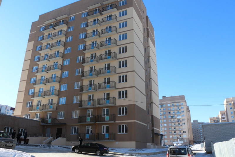 Детям-сиротам вручили квартиры в Солнечном