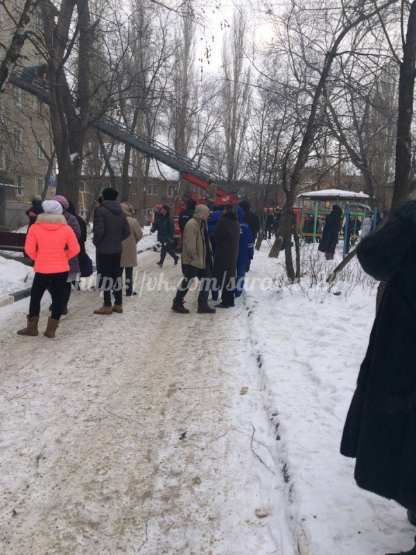 Жителей пятиэтажки на Соколовой горе эвакуируют из-за пожара